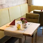 Hotel-restaurant Schweinberger ホテル 3*