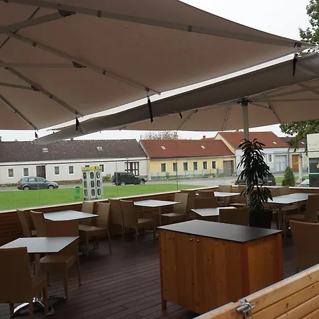 ホテル Hotel-restaurant Schweinberger
